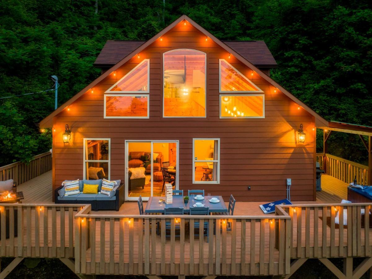Mountainside - New Luxury Cabin-Fire Table-Hot Tub-3 Pools-Ps5-Bears Gatlinburg Εξωτερικό φωτογραφία