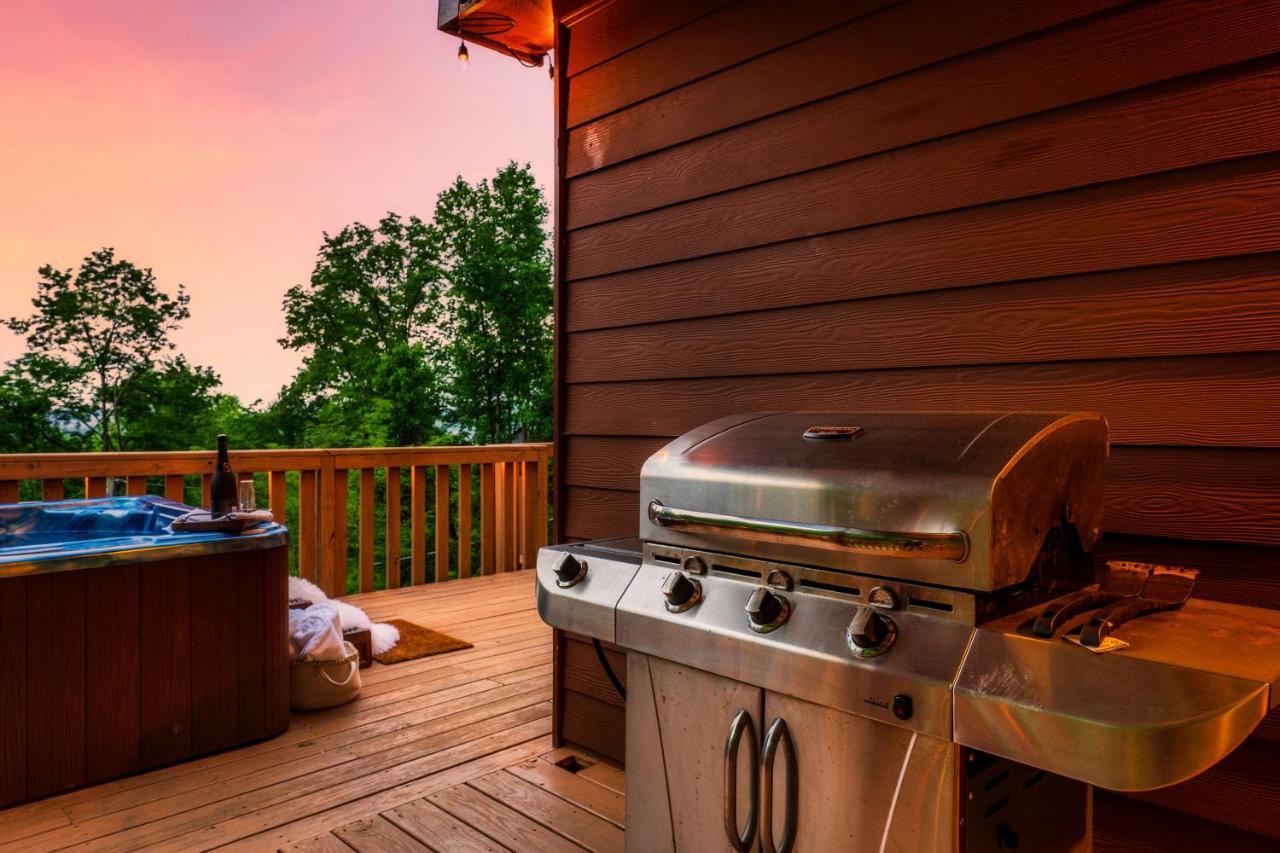 Mountainside - New Luxury Cabin-Fire Table-Hot Tub-3 Pools-Ps5-Bears Gatlinburg Εξωτερικό φωτογραφία