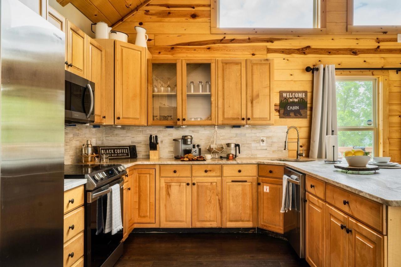 Mountainside - New Luxury Cabin-Fire Table-Hot Tub-3 Pools-Ps5-Bears Gatlinburg Εξωτερικό φωτογραφία
