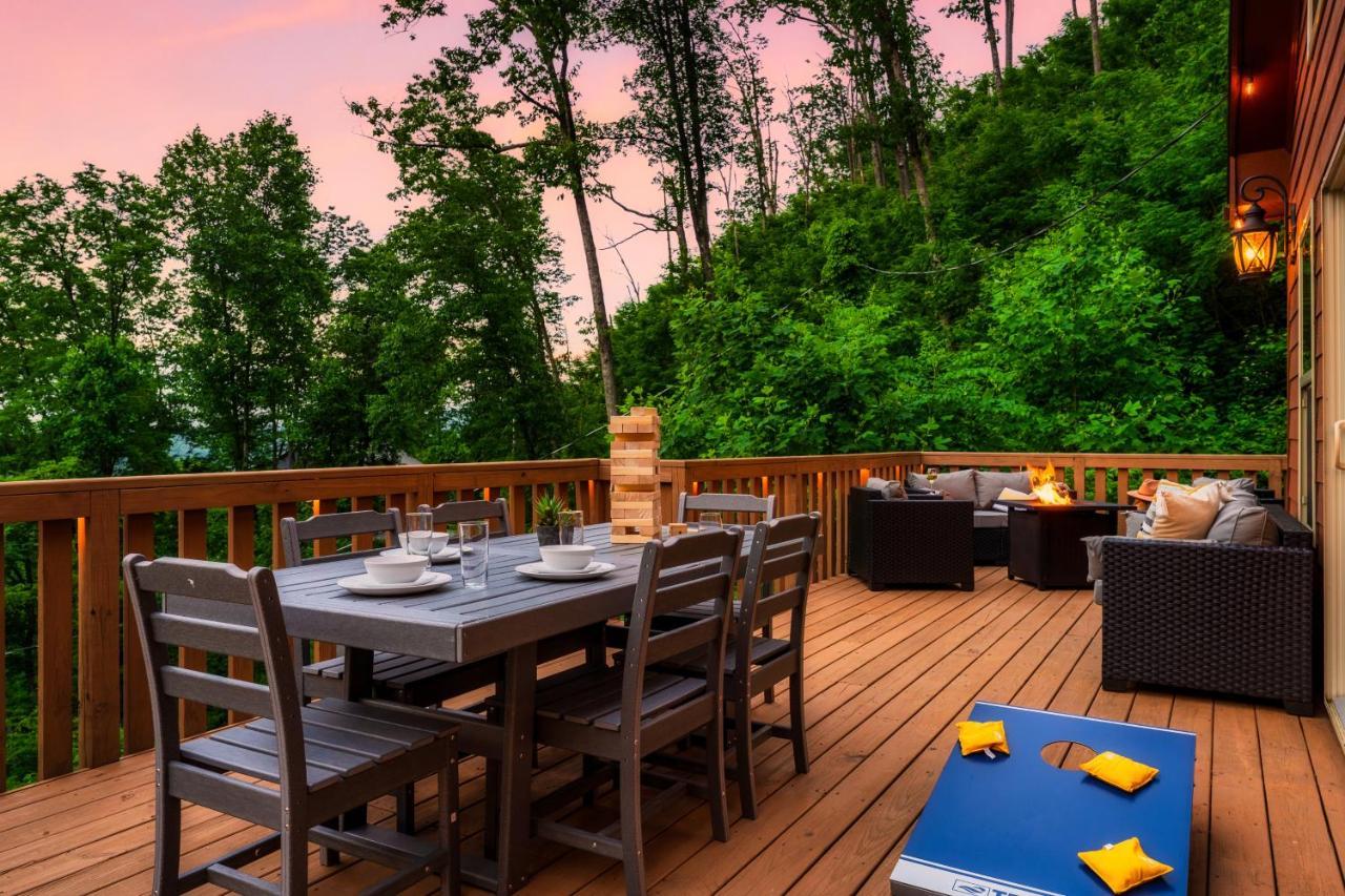 Mountainside - New Luxury Cabin-Fire Table-Hot Tub-3 Pools-Ps5-Bears Gatlinburg Εξωτερικό φωτογραφία